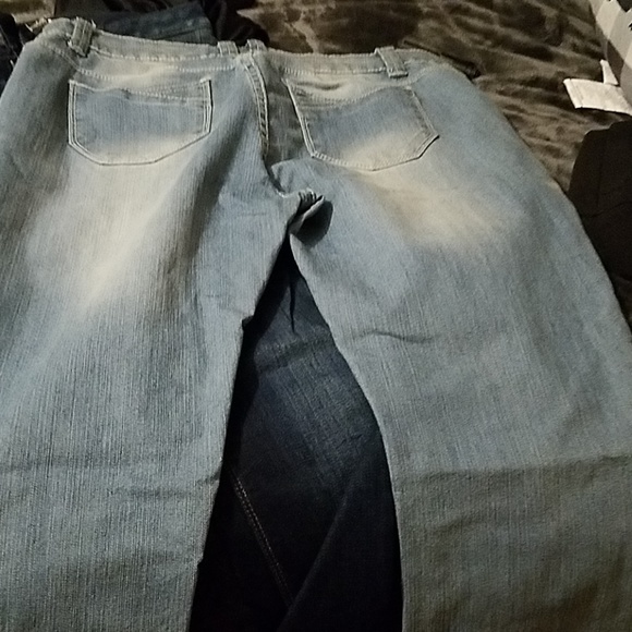 Jeans - Picture 3 of 4